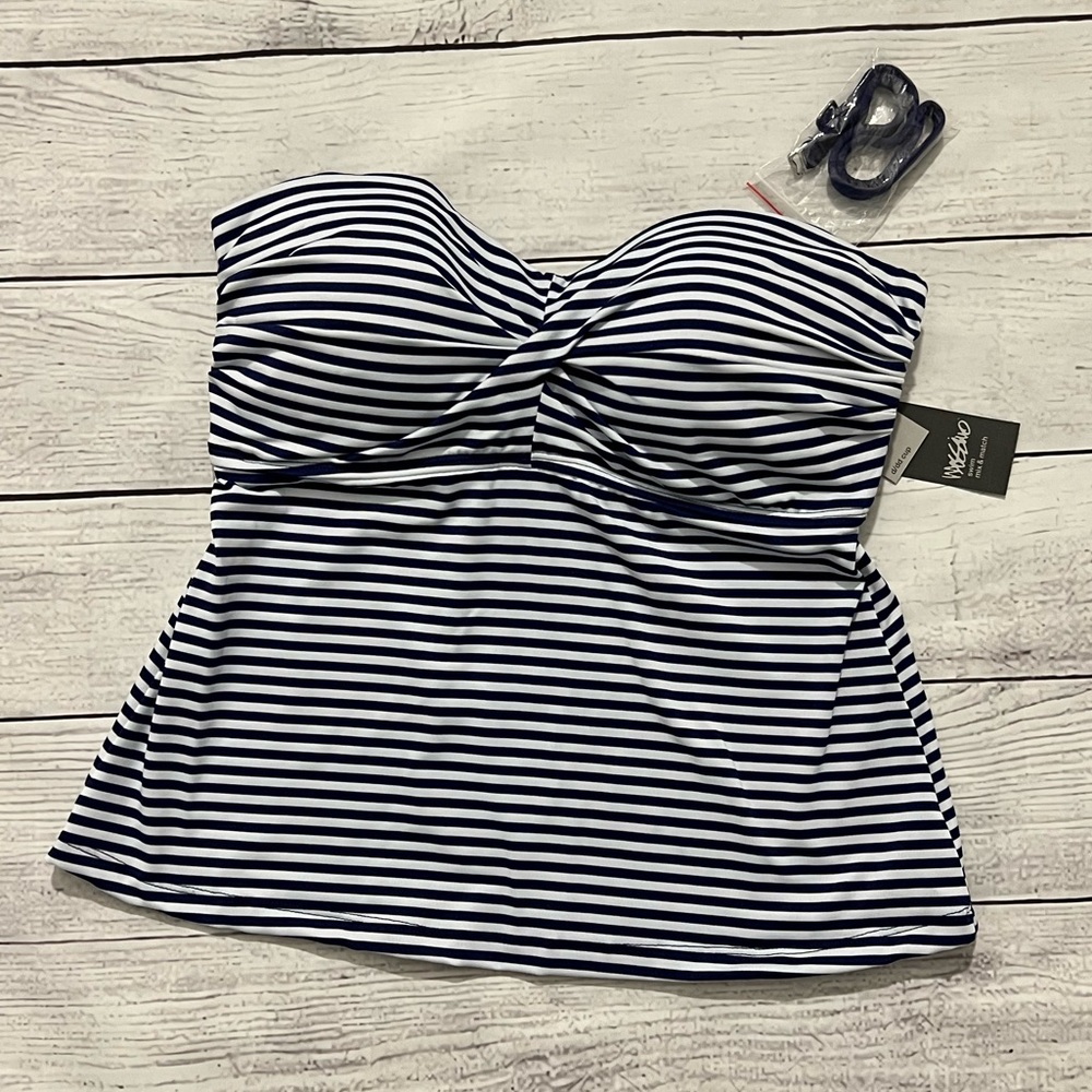 NWT Mossimi Swimsuit Top with Removable Straps